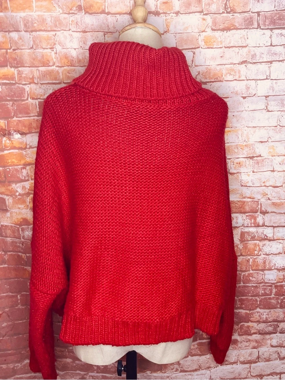Jack by BB Red Chunky Slouchy Cropped Cable-Knit Turtleneck Sweater for Women